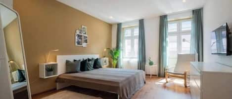 1 habitación, tabla de planchar con plancha, wifi y ropa de cama