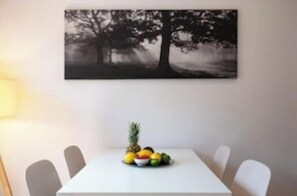 Dining - Central 40 sqm city apartment (no. 5) for 4 pers. (Saarbrücken)