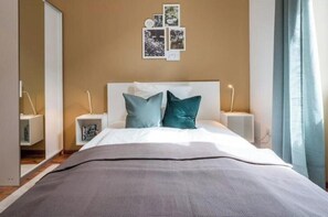 Room - Central 40 sqm city apartment (no. 5) for 4 pers. (Saarbrücken)