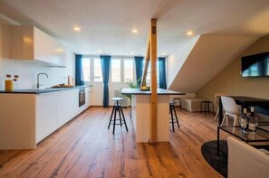 Dining - Central 70 sqm rooftop apartment (no. 8) for 4 pers. (Saarbrücken)