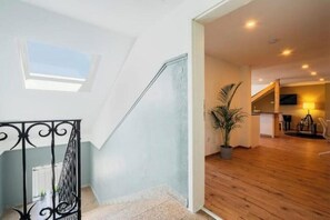 Interior - Central 70 sqm rooftop apartment (no. 8) for 4 pers. (Saarbrücken)