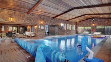 Innenpool, beheizter Pool