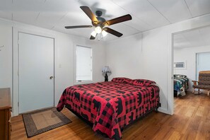2 Schlafzimmer, Bügeleisen/Bügelbrett, kostenloses WLAN, Bettwäsche