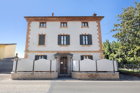 Exterior. Room 'Smeraldo' with Shared Terrace and Wi-Fi