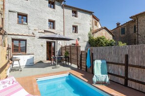 Seasonal outdoor pool - Casa Kiwi (Bagni di Lucca)