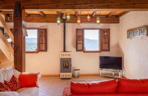 House, Private Pool, Valley View | Living area - Casa Kiwi (Bagni di Lucca)