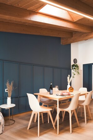 Dining - Penthouse With View • 6 min walk to Bernina Express (Tirano)