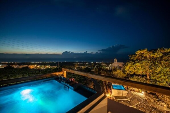 Outdoor spa tub - Noelia Suites - Prive by ΜΡS (OIA)