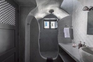 Hair dryer, towels, soap, toilet paper - Noelia Suites - Prive by ΜΡS (OIA)