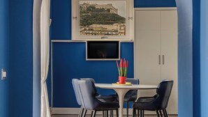 Hus, 2 soverom, balkong, byutsikt | Spisestue
