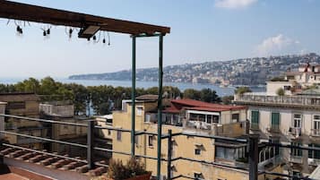 Casa, 2 habitaciones, balcón, vista a la ciudad | Terraza o patio