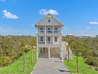New Steps away from beach! Private Pool & Putting Green August 2026!
