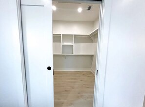 Interior - New 4Bed/4.5Bath +Bunk+sofa bed Private beach access (Port St Joe)