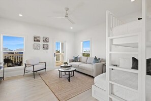 Smart TV - New 4Bed/4.5Bath +Bunk+sofa bed Private beach access (Port St Joe)