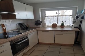 Geladeira, fogão, cooktop, lava-louças