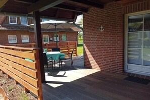 Outdoor dining - Komfortable Ferienwohnung in Wenkendorf (Wenkendorf)
