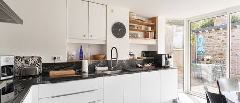 Fridge, microwave, oven, dishwasher