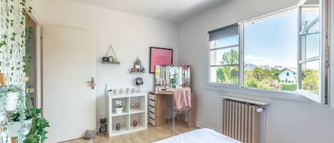 4 chambres, fer et planche Ă repasser, accĂšs au Wi-Fi (inclus)