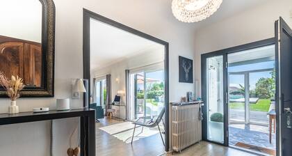 Villa Joana - piscine, grand jardin, 4 chambres