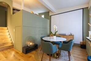 Dining - Le Chalet - Maisonnette atypique proche gare (La Celle-Saint-Cloud)