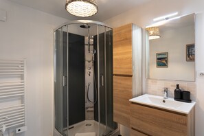 Hair dryer, towels - Esprit de famille - Belle maison, 15min plage (Saint-Alban)