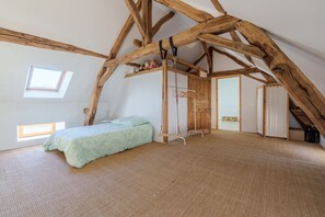 6 Schlafzimmer, Bügeleisen/Bügelbrett, kostenloses WLAN, Bettwäsche