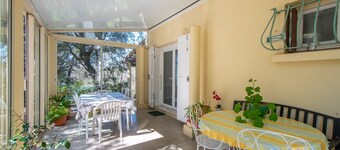 Les Charmettes - Terrasse et grand jardin