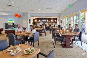 Dining - 4BR/3BA Resort Retreat Pool 6 Miles to Disney (Kissimmee)