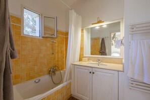 Hair dryer, towels - La Bastide Saint Endreol - Avec Parking Privé (La Motte)