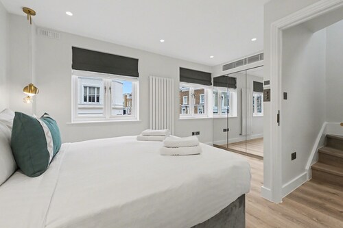 Stylish London Rental with Sunny Patio