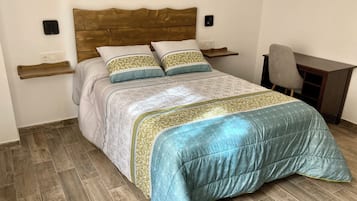 House, 3 Bedrooms, Smoking, Balcony | 3 bedrooms