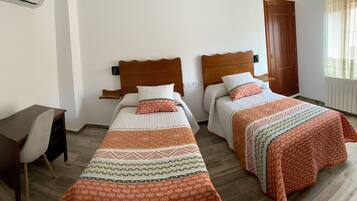 House, 3 Bedrooms, Smoking, Balcony | 3 bedrooms