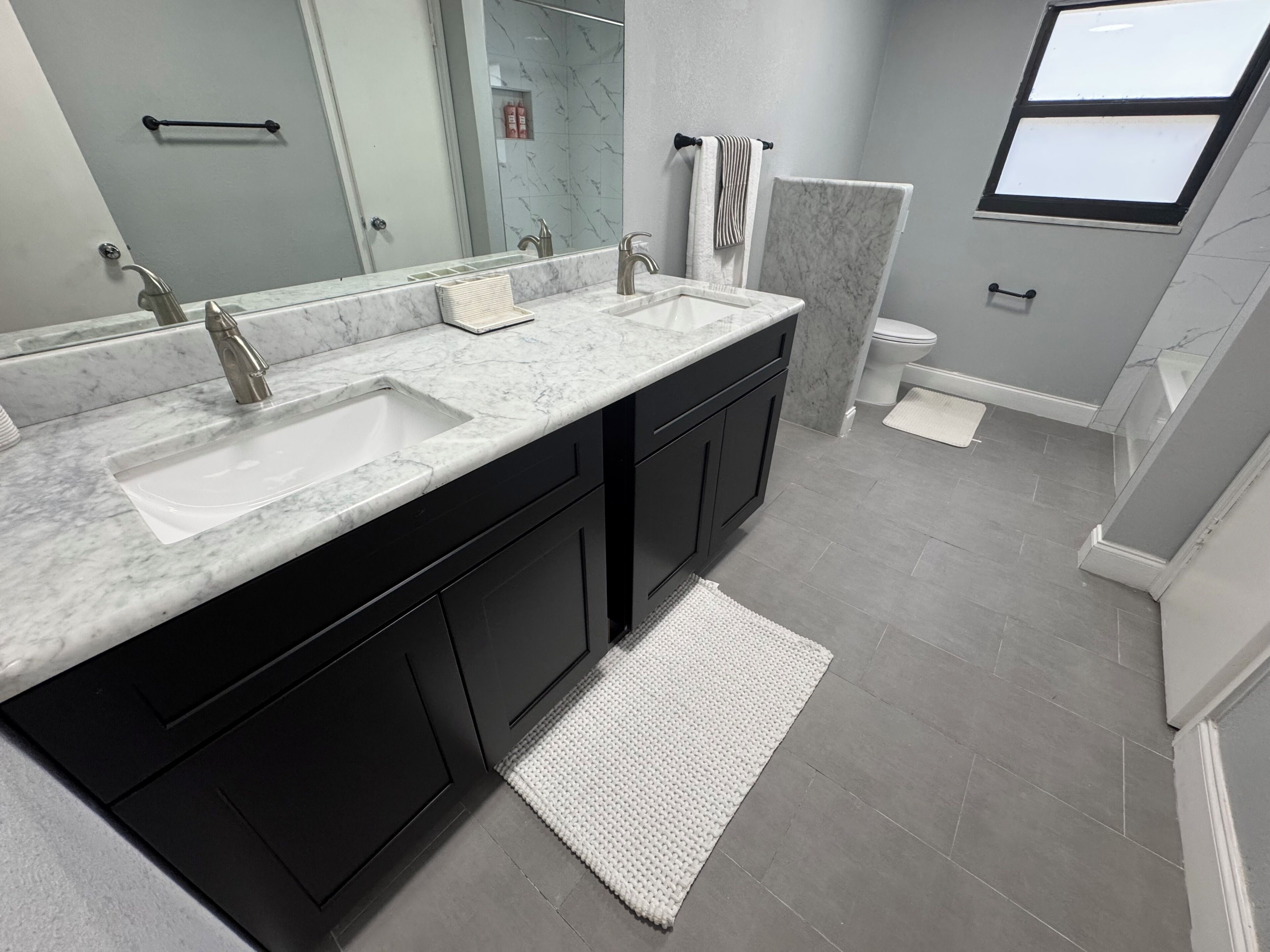 Towels, toilet paper