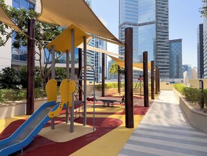 Children’s area - Downtown 1BR with Balcony Near Burj Khalifa & Dubai Mall (Downtown Dubai)