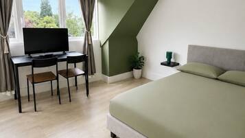 1 slaapkamer, een strijkplank/strijkijzer, reisbedje, wifi