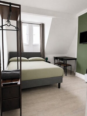 1 bedroom, iron/ironing board, travel cot, WiFi