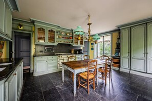 Dining - 4bedroom/Chateau/Garden/Pool/Montmartre (Paris)