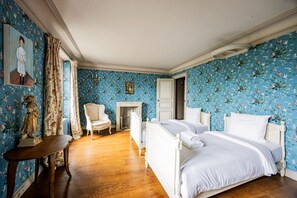 4 bedrooms, iron/ironing board, travel cot, WiFi - 4bedroom/Chateau/Garden/Pool/Montmartre (Paris)
