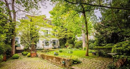 4 bedrooms/Castle/Garden/Montmartre
