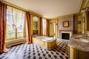 Hair dryer - 4bedroom/Chateau/Garden/Pool/Montmartre (Paris)