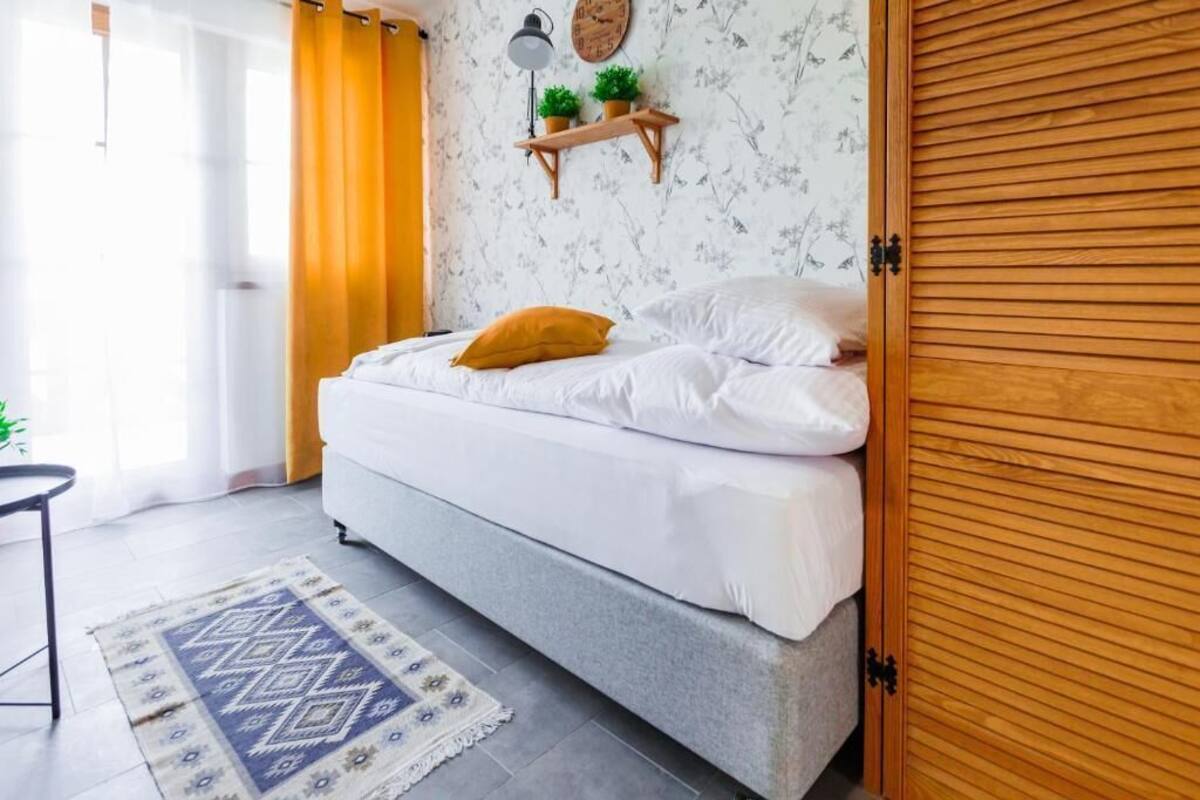 Single Room, Balcony, Mountain View