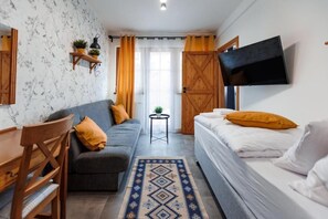 Superior Studio, Balcony, Mountain View | Peti besi dalam bilik, Wi-fi percuma 