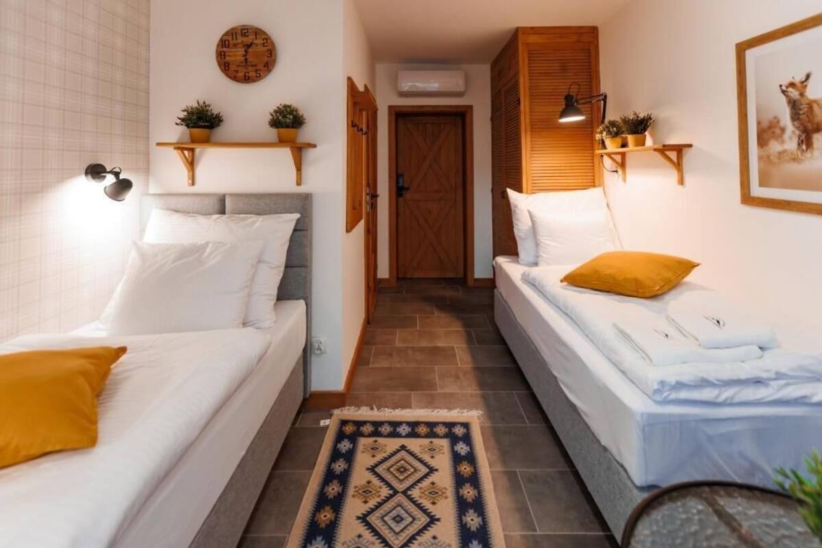 Economy Twin Room, Balcony, Mountain View