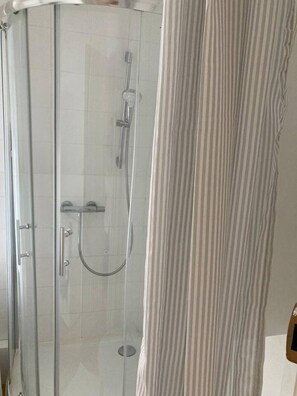 Bathroom - Parc Montsouris - In a pretty square - Studio (Paris)