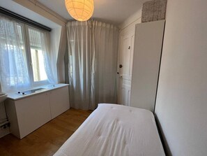 WiFi, bed sheets - Parc Montsouris - In a pretty square - Studio (Paris)