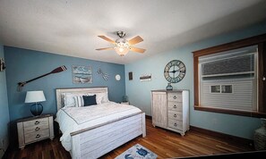 3 bedrooms, iron/ironing board, WiFi, bed sheets - Driftwood Dreams is your perfect  beach home for your next getaway. (Gold Beach)