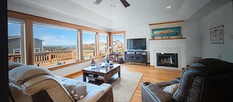 Driftwood Dreams is your perfect beach home for your next getaway.