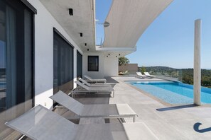 Pool - Villa "Alba" with Sea View, Wi-Fi, and Air Conditioning (Zonza)