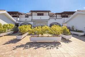 Exterior - Apartment 'Bella Vista Su Tavolara 4' with Mountain View, Wi-Fi and Air Conditioning (Porto San Paolo)