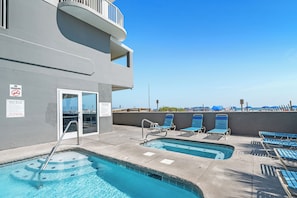 Pool - Corner Condo - 3 bedroom/3 bath - Beautiful direct view of Gulf of America (Gulf Shores)